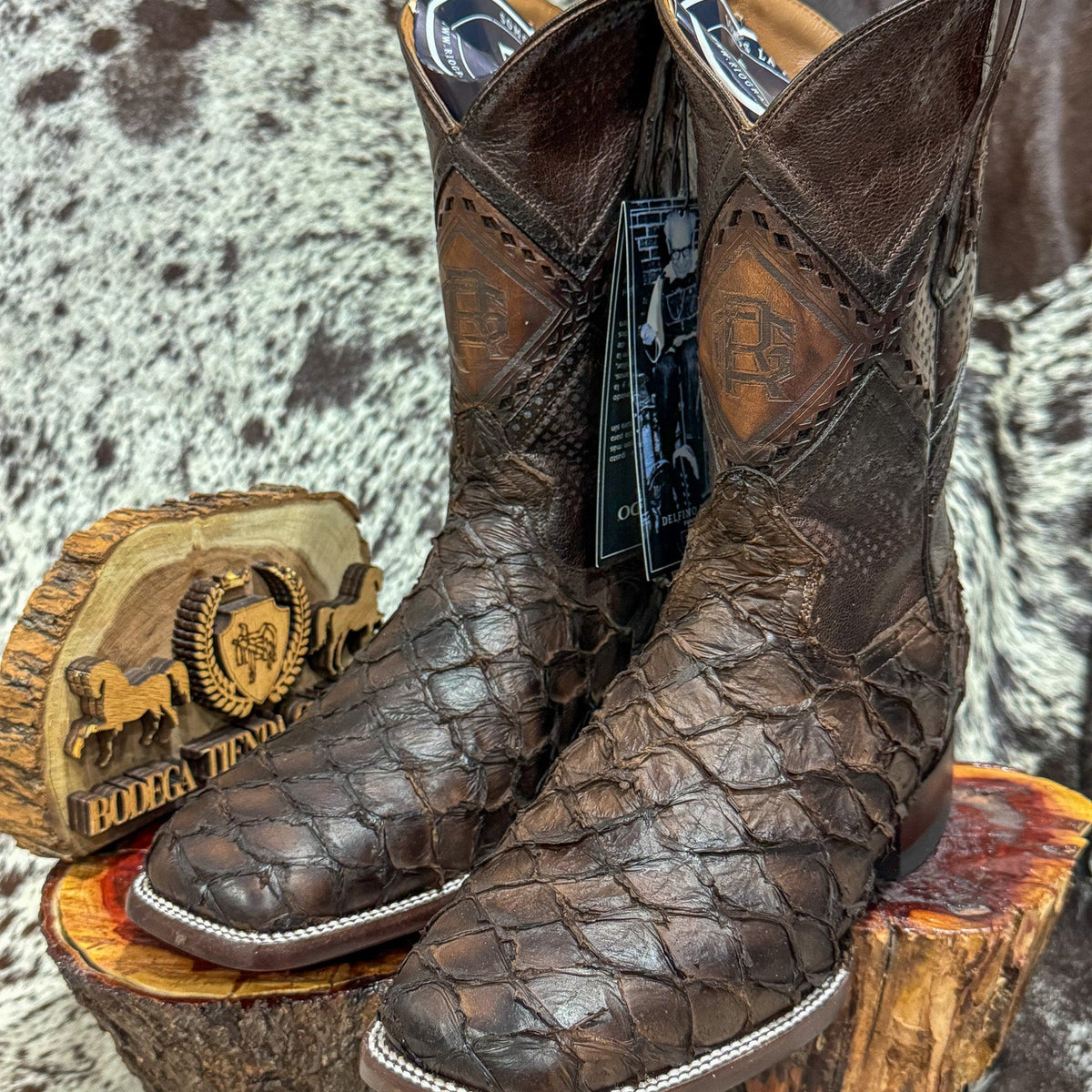 Bota Taos Pescado Pirarucu Nobuk Café