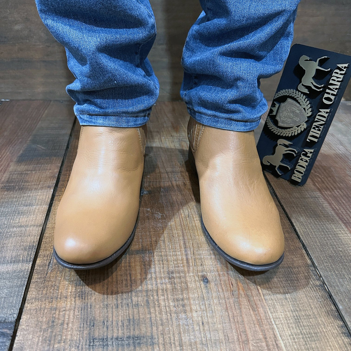 Botín charro en piel color Almendra - Tiendacharra.com - Bodega Tienda Charra