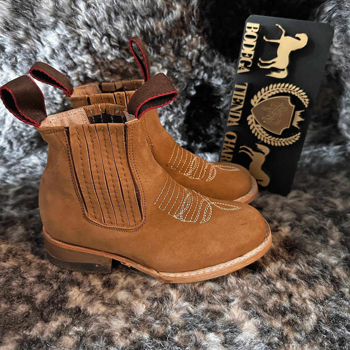 Botin para niño bordado suela cuero - Tiendacharra.com - Bodega Tienda Charra