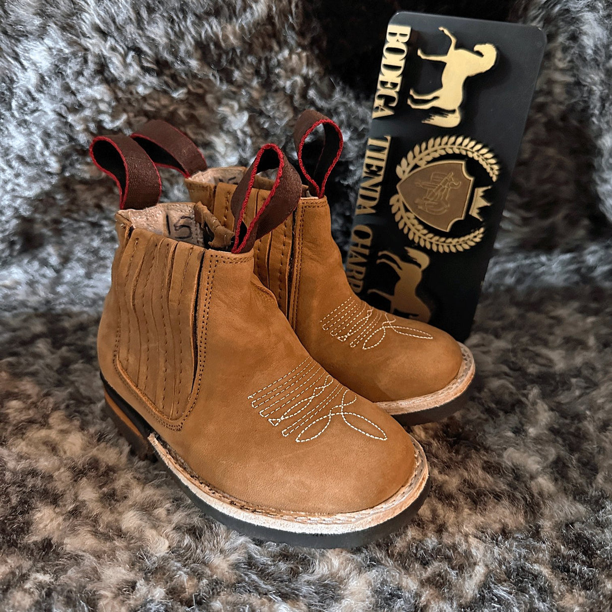 Botin para niño bordado suela cuero - Tiendacharra.com - Bodega Tienda Charra