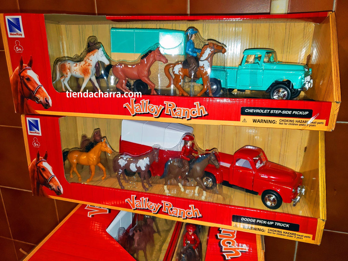 Camioneta antiguas con remolque de caballos - Tiendacharra.com - Bodega Tienda Charra