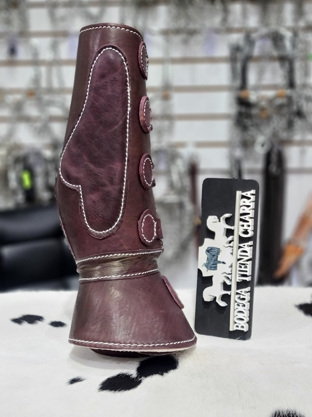 Canillera Fina AR con Hebillas (protecciones manos) Vino - Tiendacharra.com - Bodega Tienda Charra