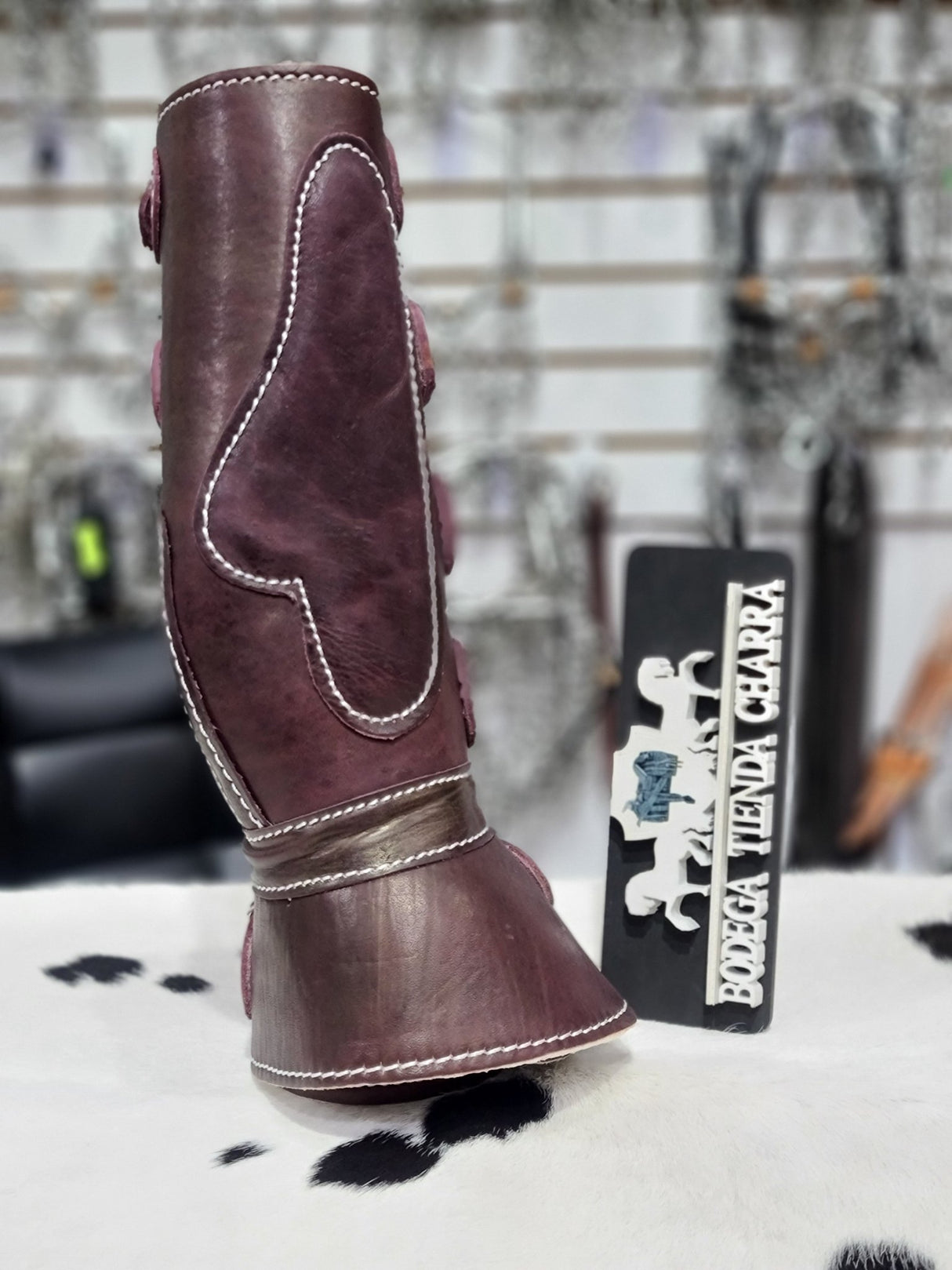 Canillera Fina AR con Hebillas (protecciones manos) Vino - Tiendacharra.com - Bodega Tienda Charra