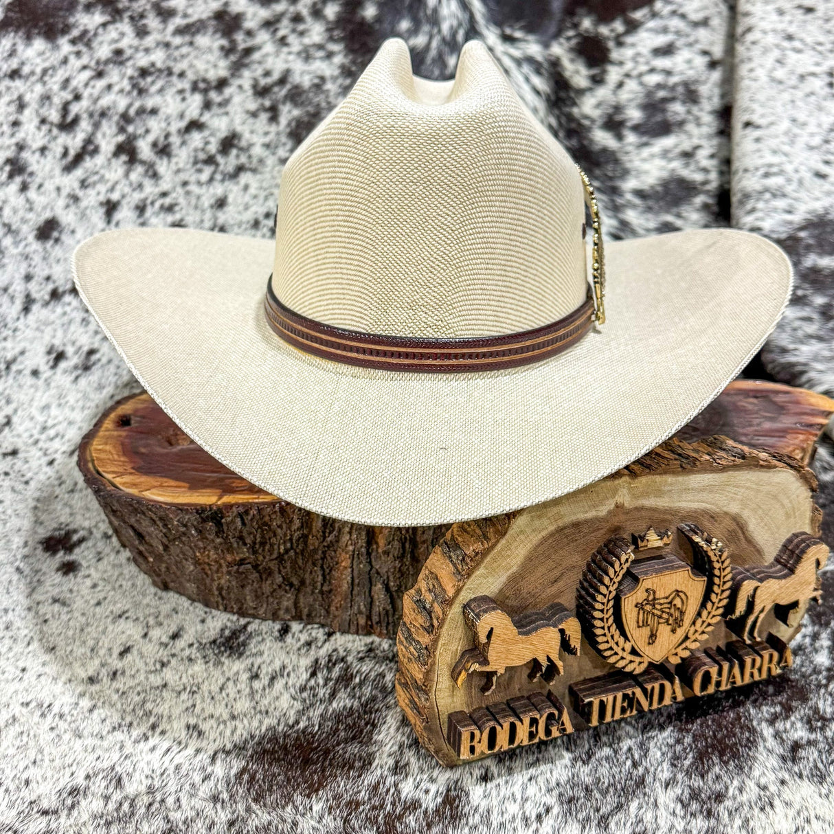 Chaparral telar capuchino F10cm - Tombstone (pluma metálica) - Tiendacharra.com - Bodega Tienda Charra