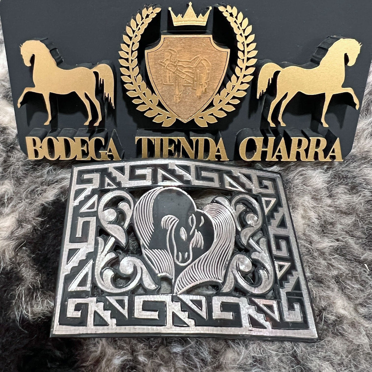 Hebilla grabada en pelo HPN102 - Tiendacharra.com - Bodega Tienda Charra