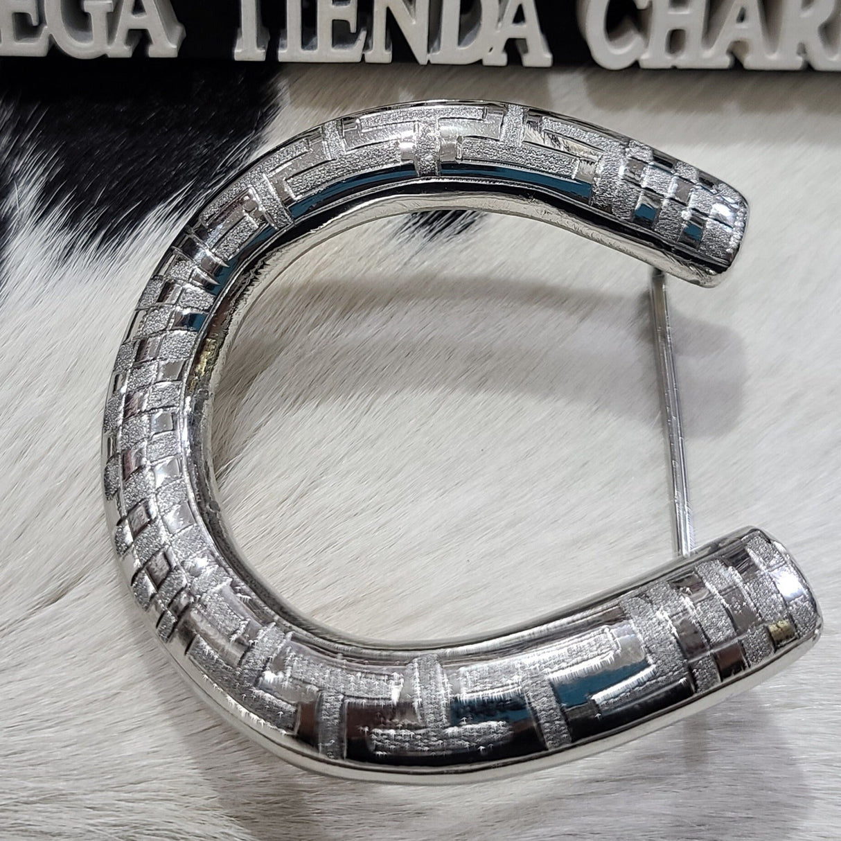 Hebilla herradura con grecas HH11 - Tiendacharra.com - Bodega Tienda Charra