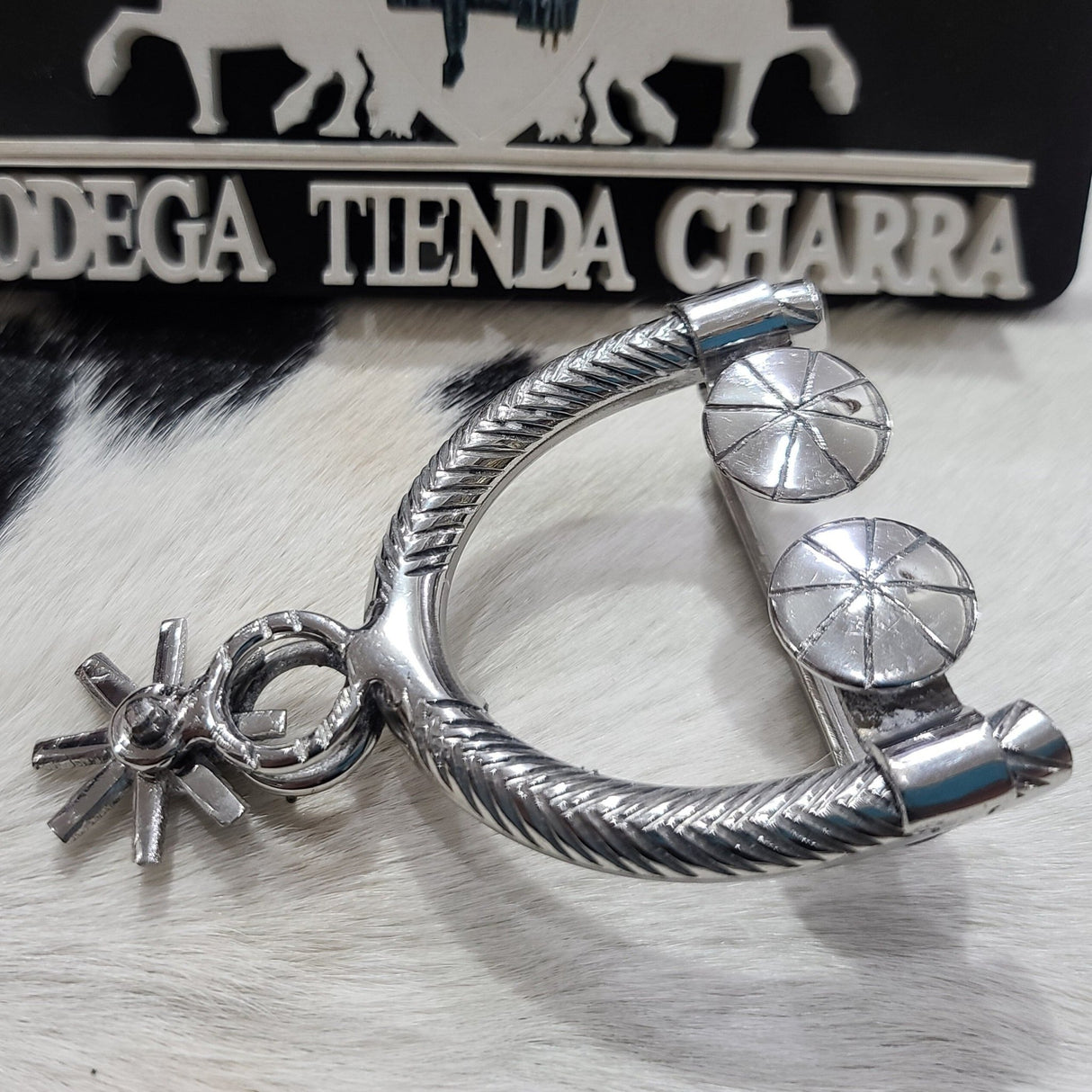 Hebilla herradura gajeada con rodaja - Tiendacharra.com - Bodega Tienda Charra