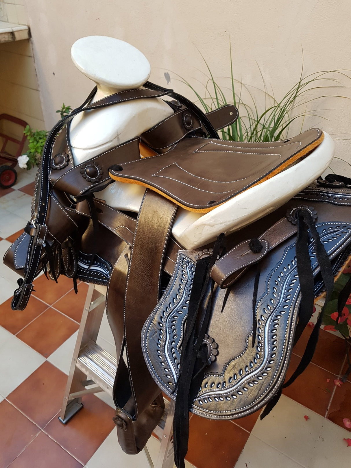 Montura charra cantina redonda, semilla de melon - Tiendacharra.com - Bodega Tienda Charra