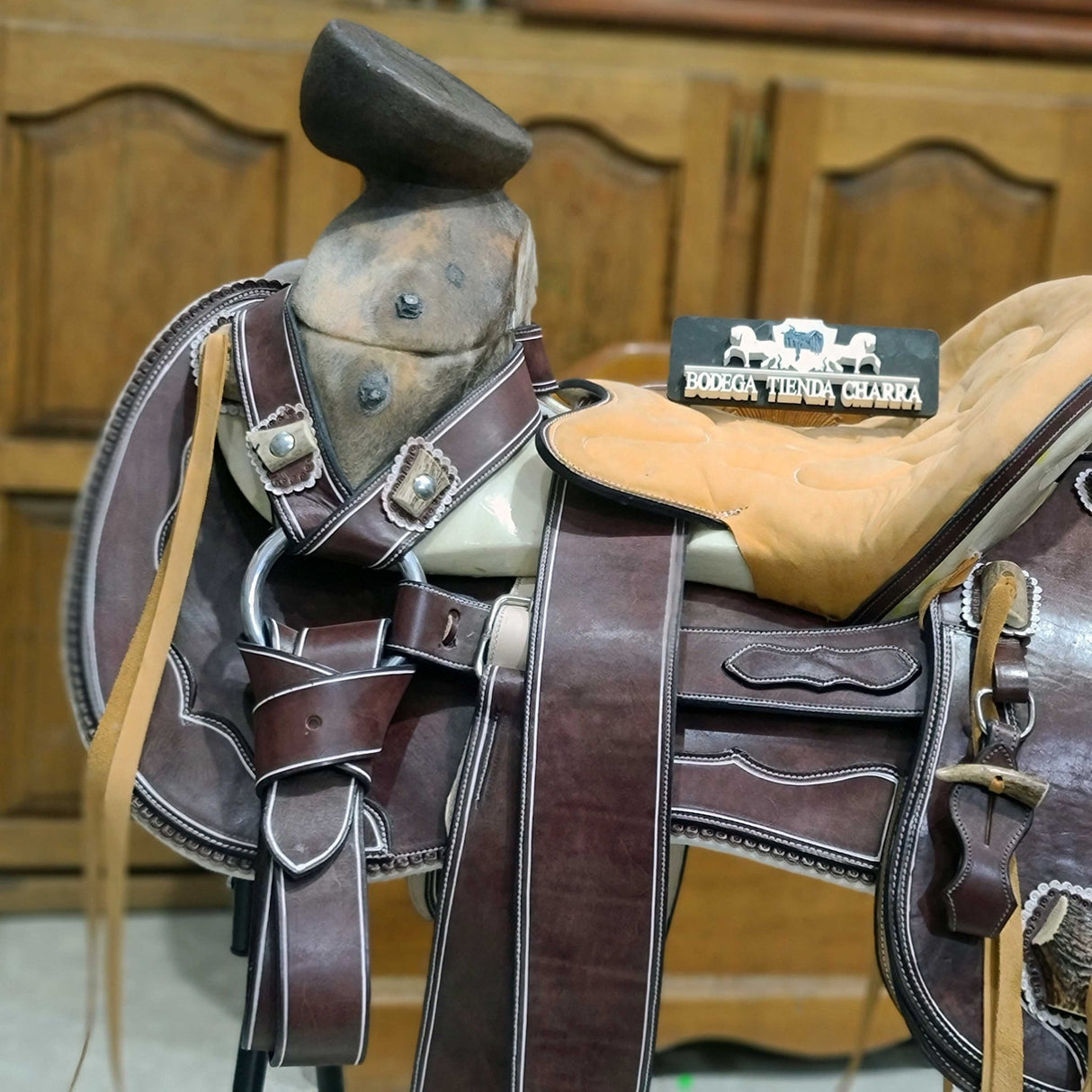 Montura charra media gala, fuste con surrón SCJA127 - Tiendacharra.com - Bodega Tienda Charra