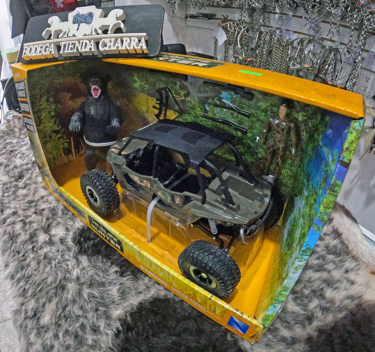 Reizer con cazador y oso grizzly - Tiendacharra.com - Bodega Tienda Charra