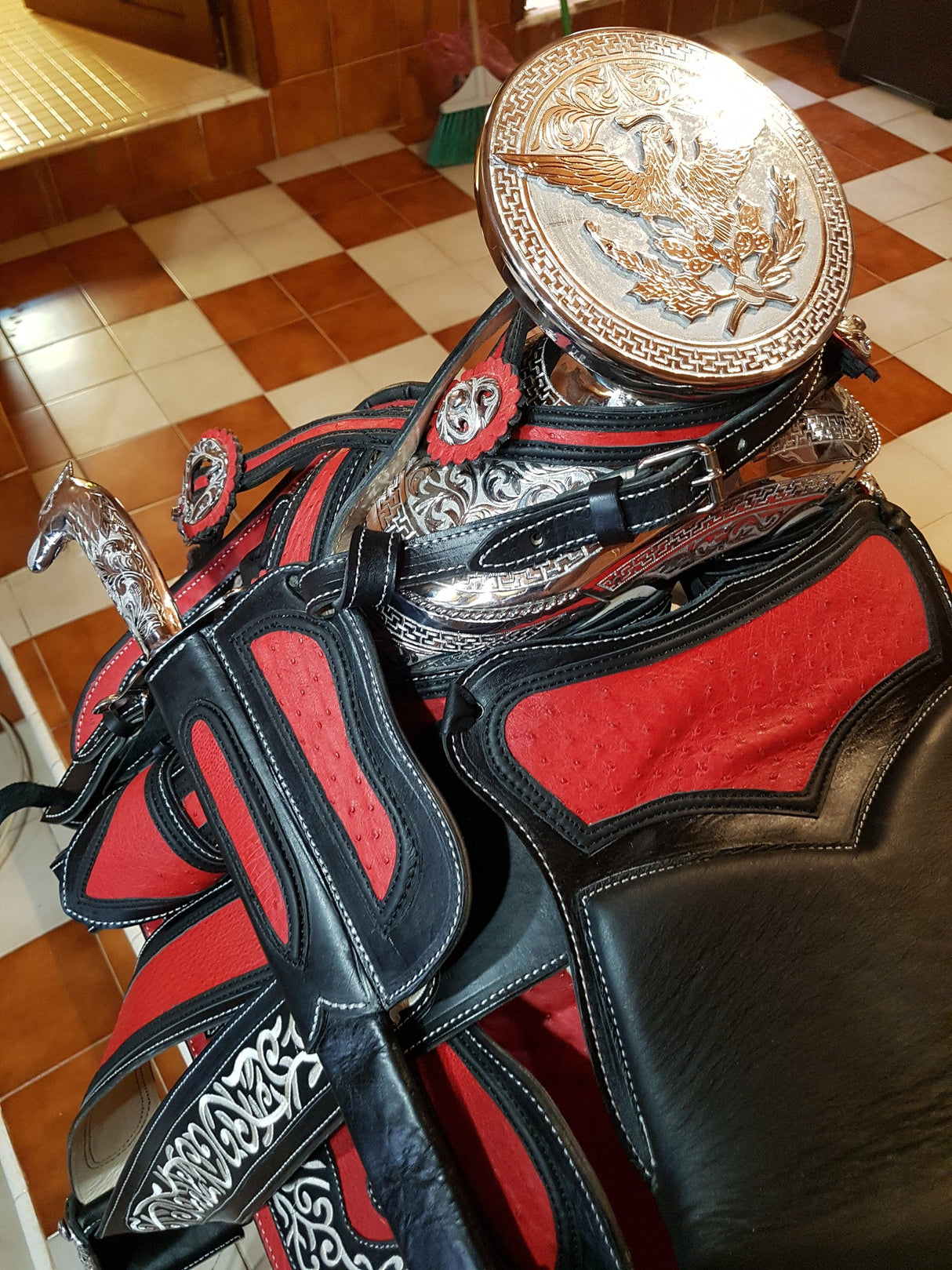 Silla charra bordada con piel de avestruz - Tiendacharra.com - Bodega Tienda Charra