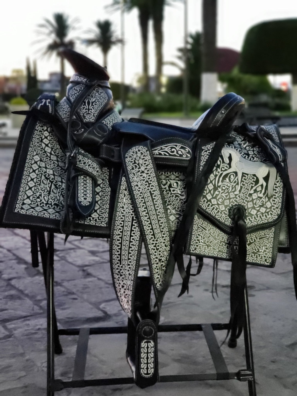 Silla charra bordada modelo "Paso español" - Tiendacharra.com - Bodega Tienda Charra