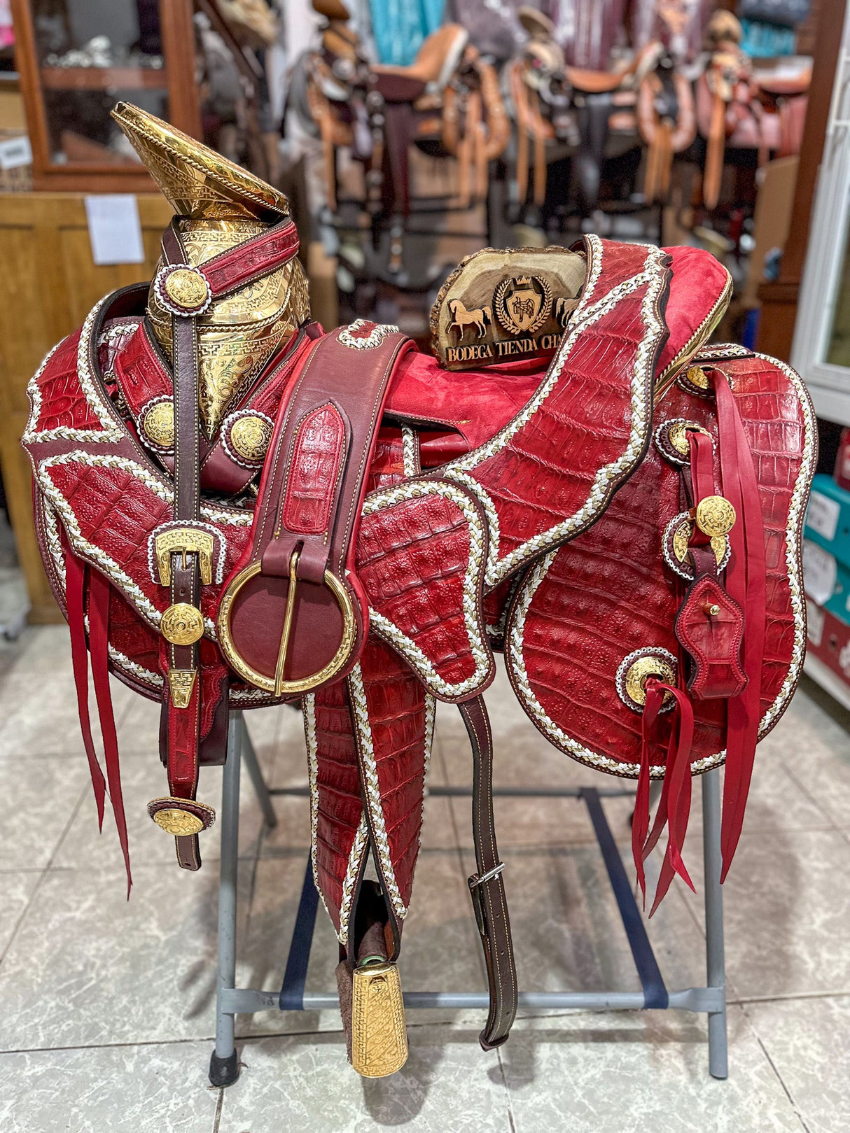 Silla charra cocodrilo herraje chapeado en oro OUTLET - Tiendacharra.com - Bodega Tienda Charra