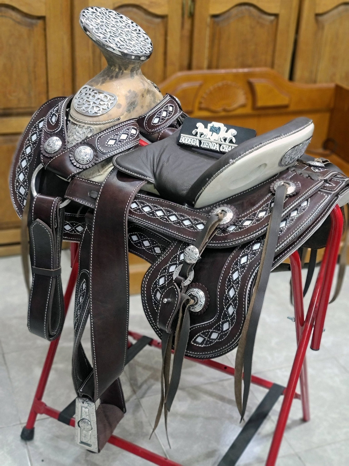 Silla charra cola de pato cantina cacahuate, herraje y medio fuste - Tiendacharra.com - Bodega Tienda Charra