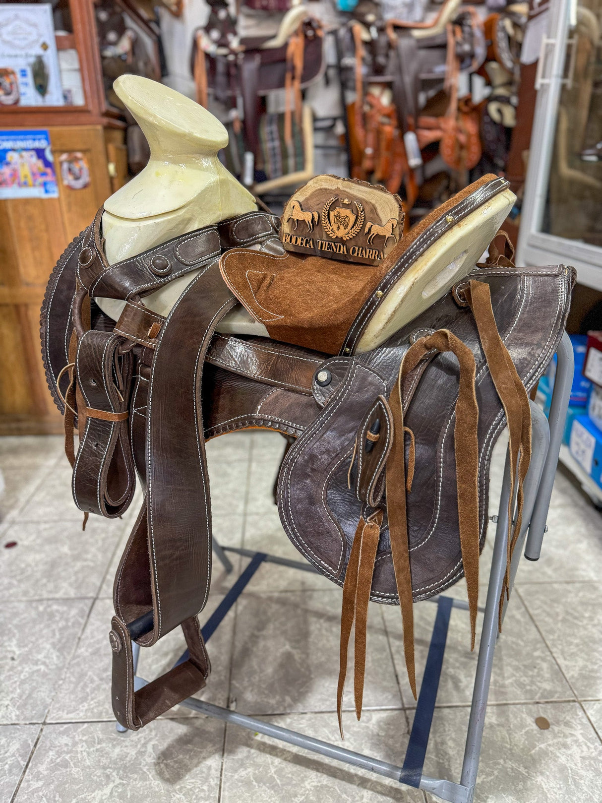 Silla charra cola de pato chocolate vaqueta4 N9 - Tiendacharra.com - Bodega Tienda Charra