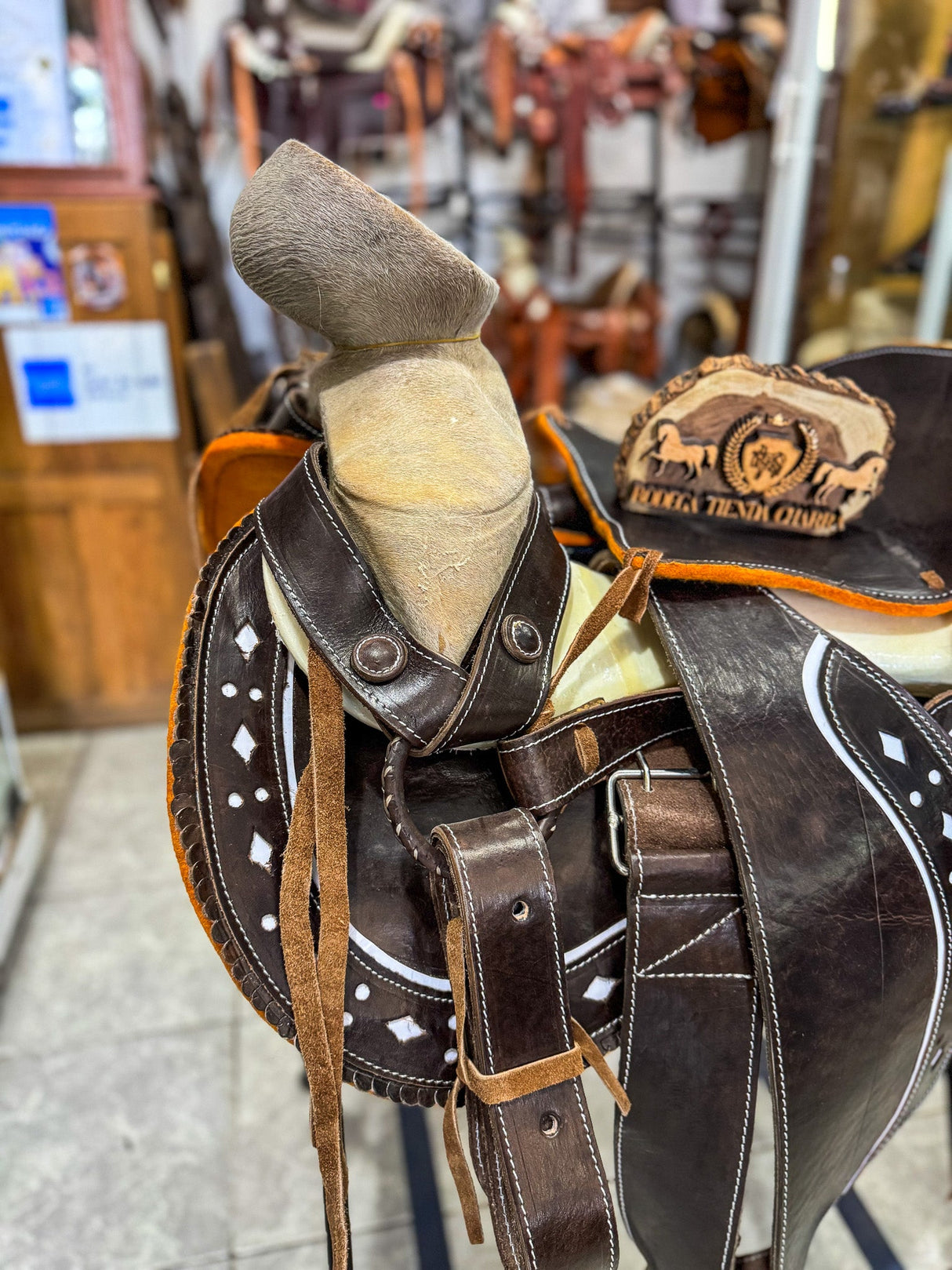 Silla Charra Cola de Pato con Arciones Guarda Sudor - Tiendacharra.com - Bodega Tienda Charra