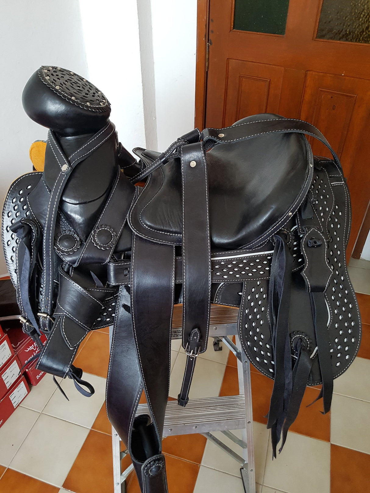 Silla charra diseño sacaboqueado, cantinas desmontables - Tiendacharra.com - Bodega Tienda Charra