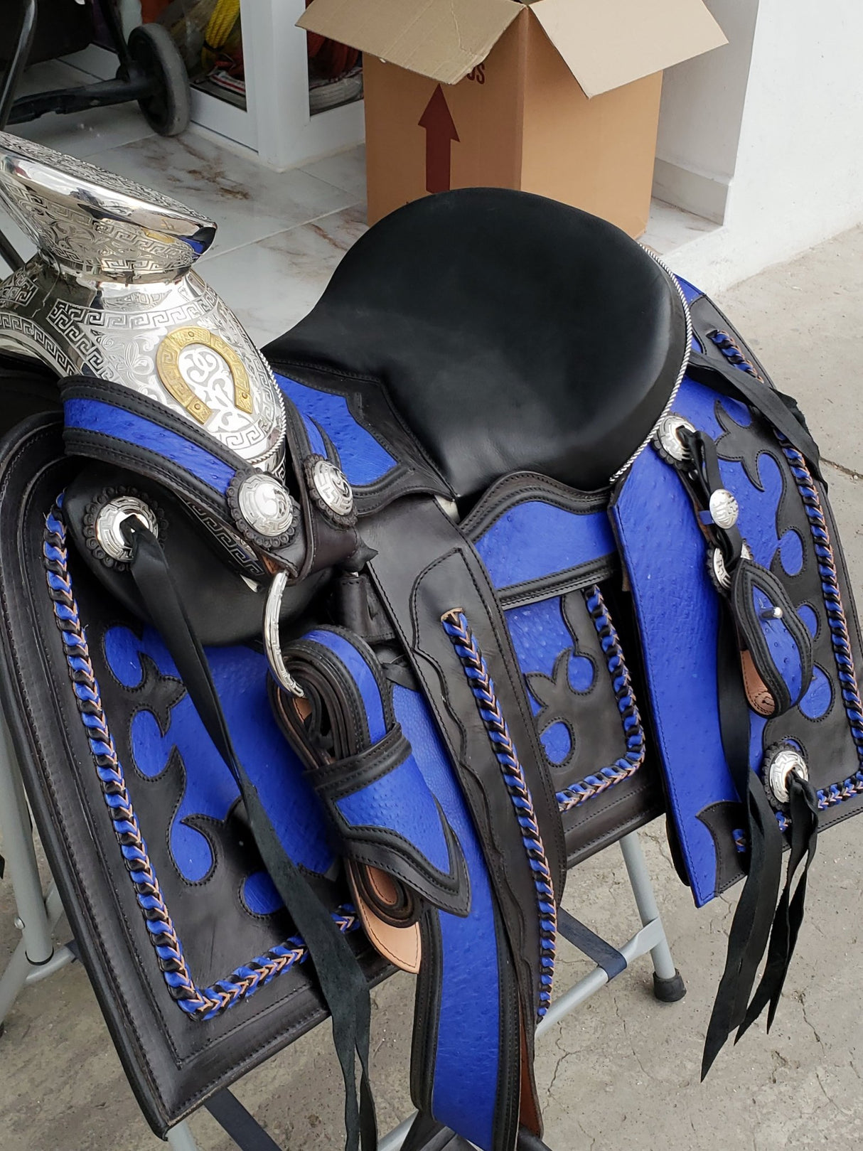 Silla charra en piel de avestruz, cantina cuadrada - Tiendacharra.com - Bodega Tienda Charra