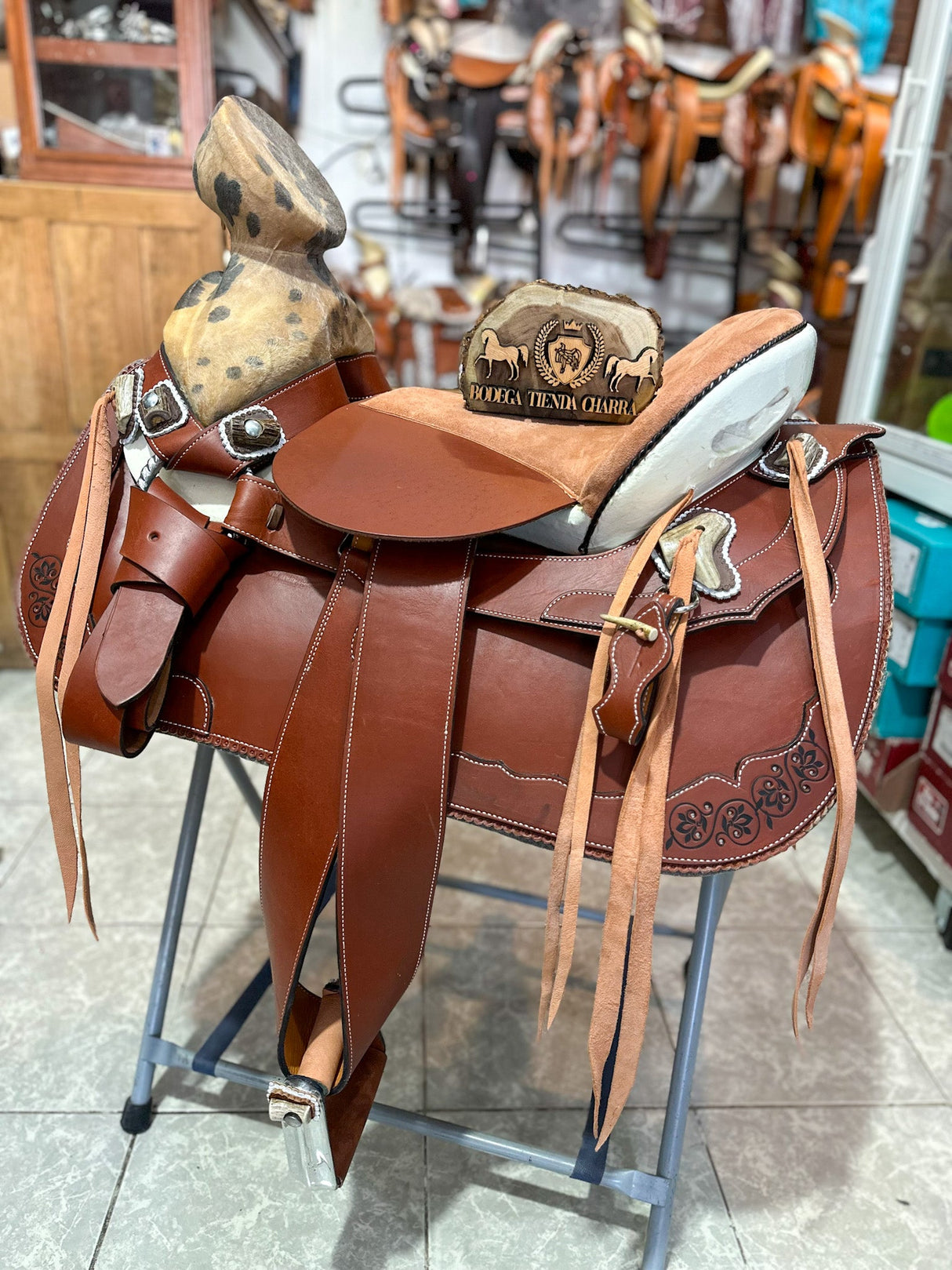 Silla charra esqueleto en cuero americano c.canela F16 OUTLET - Tiendacharra.com - Bodega Tienda Charra