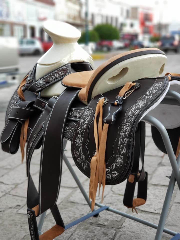 Silla charra fina pirograbada #2 - Tiendacharra.com - Bodega Tienda Charra