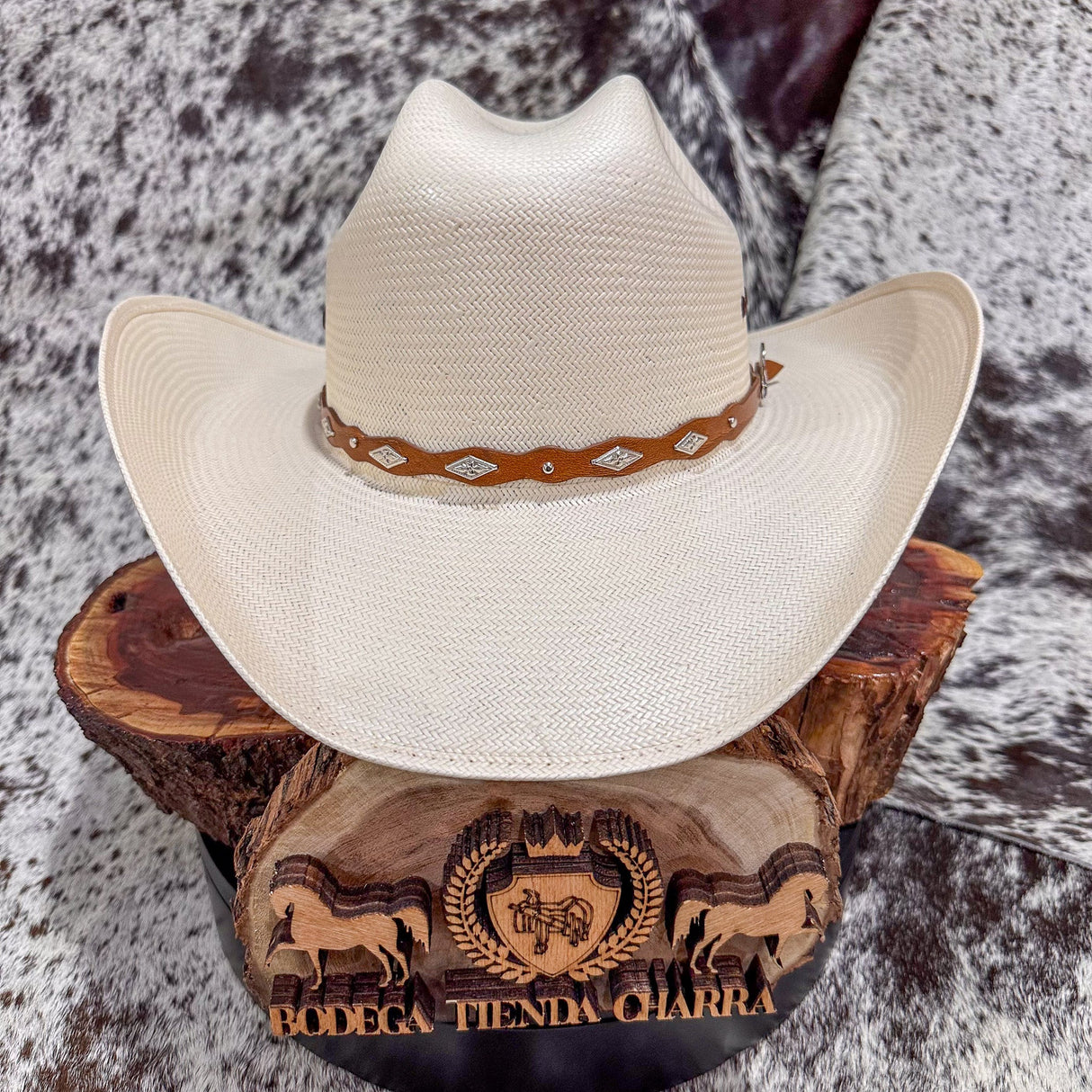 Sombrero Este Oeste 30x Tombstone (ojillo) - Tiendacharra.com - Bodega Tienda Charra
