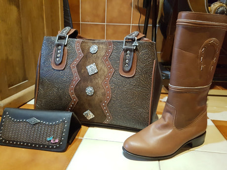 Bolsas y Mariconeras en piel - Tiendacharra.com - Bodega Tienda Charra
