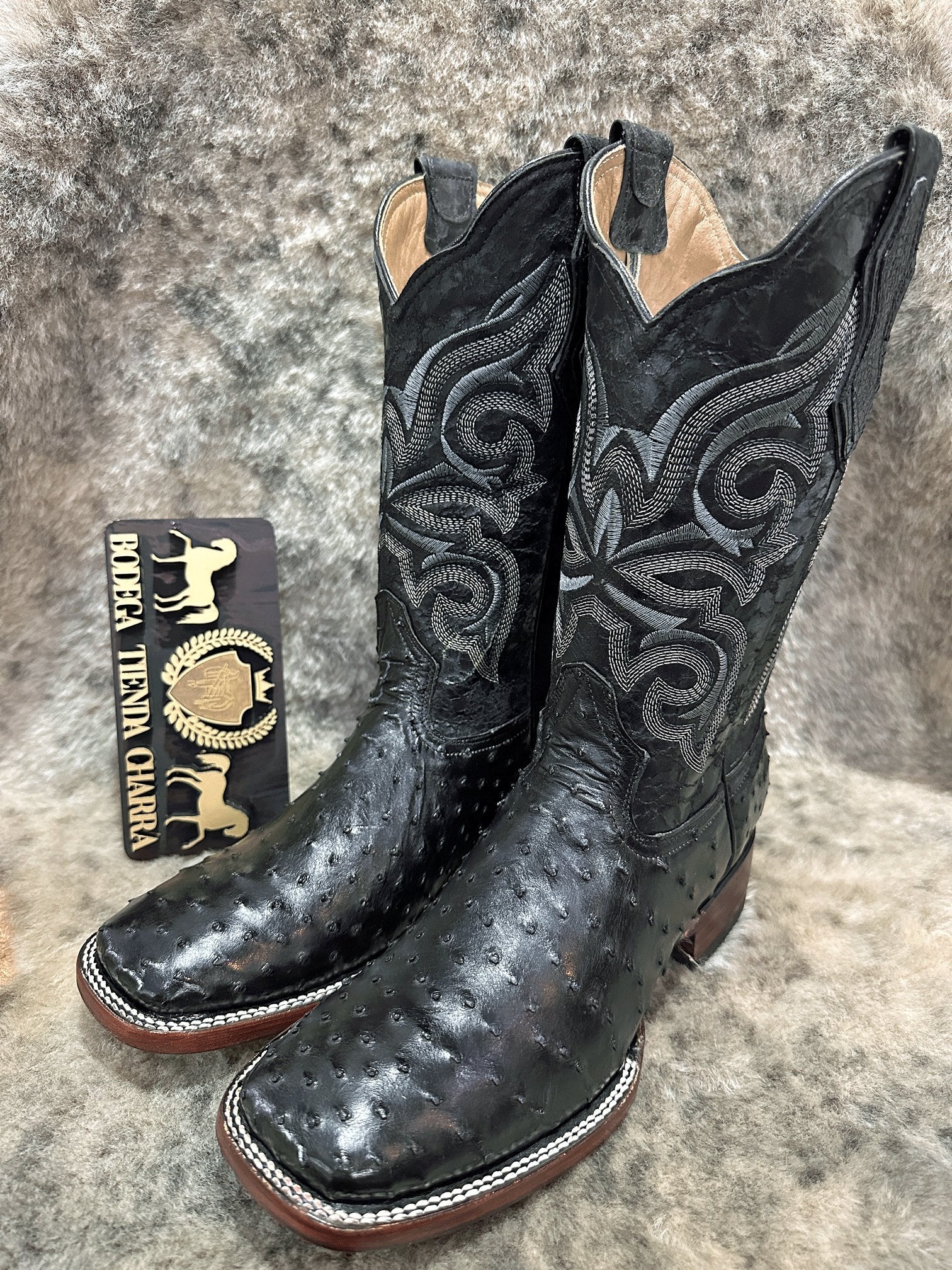 Avestruz Botas Cuadra En Linea Bota Avestruz Negra (bulldog)