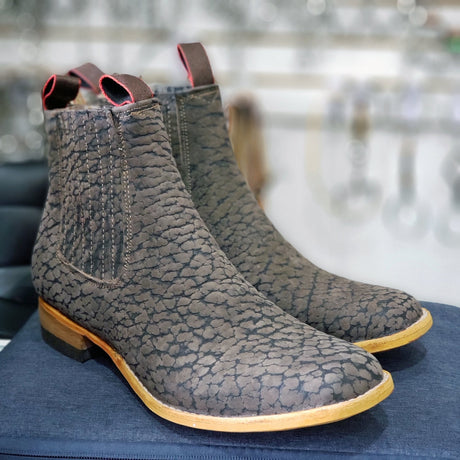 Botin en cuello de toro, horma de pato, color oscuro - Tiendacharra.com - Bodega Tienda Charra