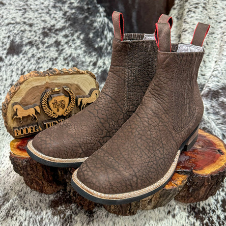 Botin en cuello de toro, horma de pato, color oscuro Suela Anti - derrapante - Tiendacharra.com - Bodega Tienda Charra