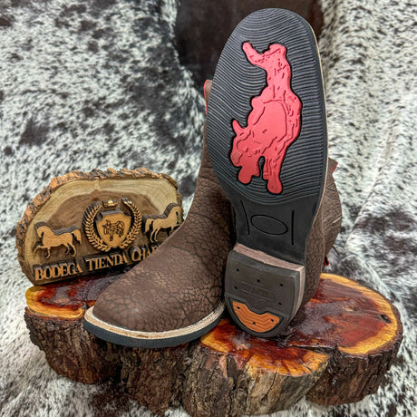 Botin en cuello de toro, horma de pato, color oscuro Suela Anti - derrapante - Tiendacharra.com - Bodega Tienda Charra