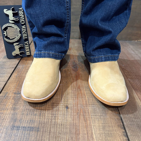 Botin horma de pato, color Nobuk Oro - Tiendacharra.com - Bodega Tienda Charra