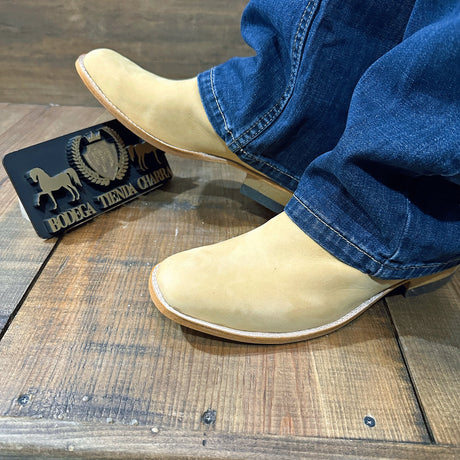 Botin horma de pato, color Nobuk Oro - Tiendacharra.com - Bodega Tienda Charra