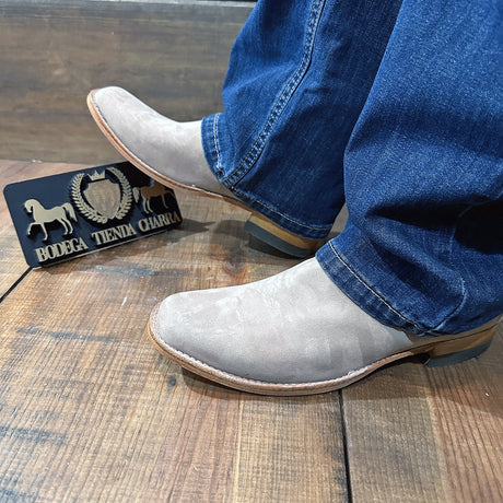 Botin horma de pato, color Nobuk Topo - Tiendacharra.com - Bodega Tienda Charra