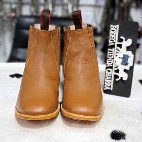 Botin horma de pato, color piel Almendra - Tiendacharra.com - Bodega Tienda Charra