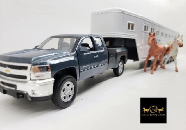 Chevrolet Silverado con remolque cuello de ganso - Tiendacharra.com - Bodega Tienda Charra