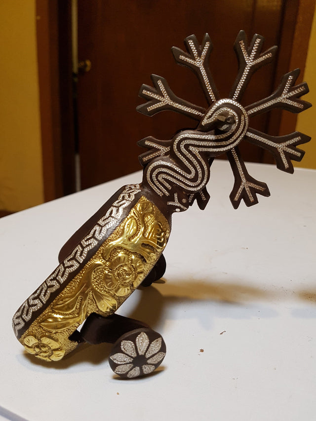 Espuela charra grande con incrustaciones en latón. - Tiendacharra.com - Bodega Tienda Charra