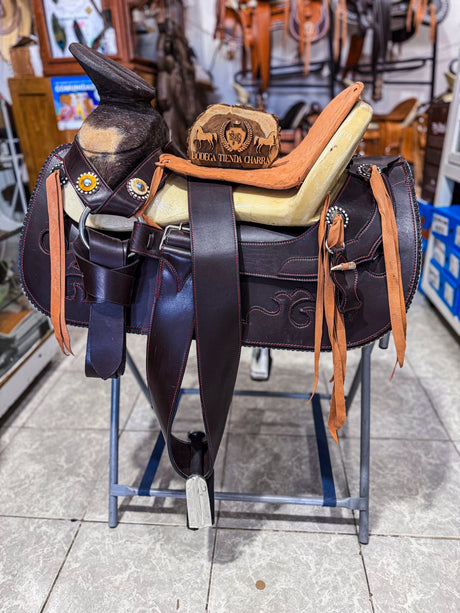 Montura charra vino profundo en cuero látigo americano – edición especial - Tiendacharra.com - Bodega Tienda Charra