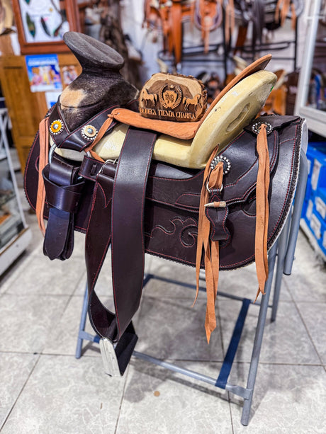 Montura charra vino profundo en cuero látigo americano – edición especial - Tiendacharra.com - Bodega Tienda Charra