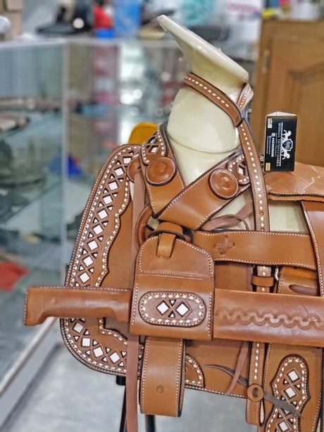 Montura jaraneada encorrellada cuero de chivo, cantina redonda - Tiendacharra.com - Bodega Tienda Charra