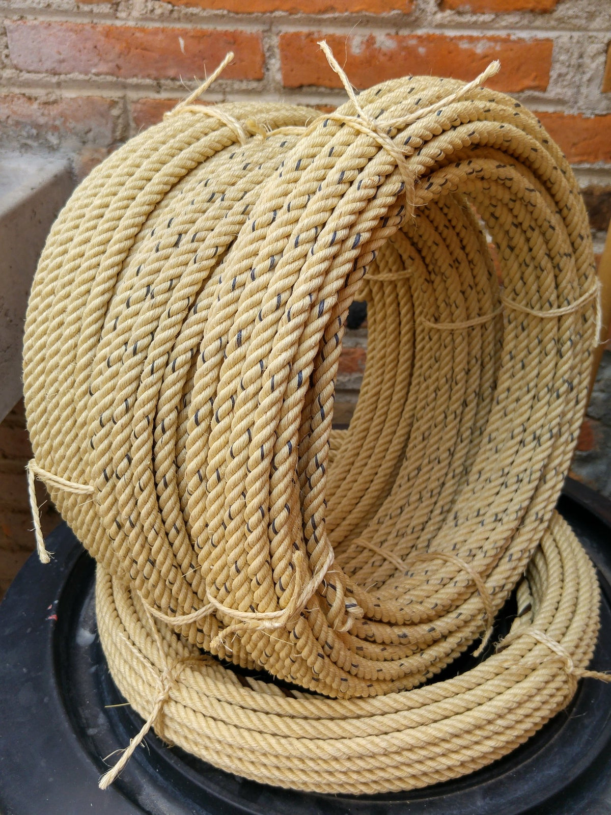 Ixtle Rope Economic rope of ixtle 21 meters – Tiendacharra.com - Bodega Tienda Charra