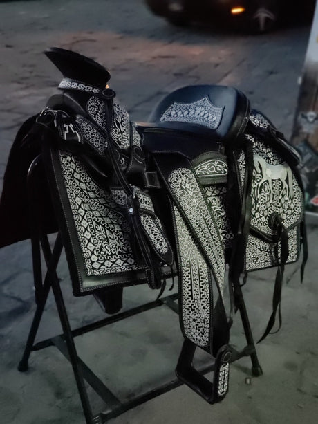 Silla charra bordada modelo "Paso español" - Tiendacharra.com - Bodega Tienda Charra