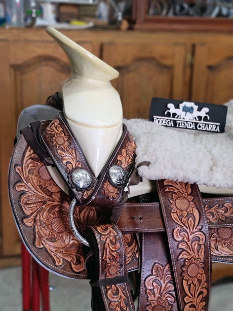 Silla charra cincelado diseño girasoles, acero inoxidable - Tiendacharra.com - Bodega Tienda Charra