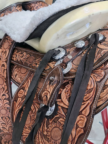 Silla charra cincelado diseño girasoles, acero inoxidable - Tiendacharra.com - Bodega Tienda Charra