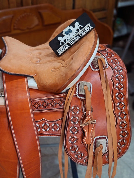 Silla charra cola de pato con cantinas, con cuerno de venado - Tiendacharra.com - Bodega Tienda Charra