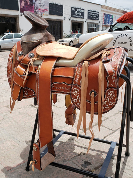 Silla charra fina pirograbada #4 - Tiendacharra.com - Bodega Tienda Charra