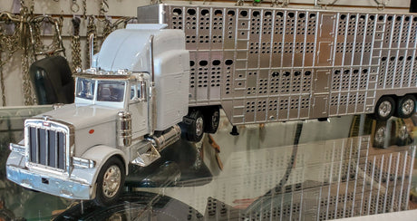 Trailer ganadero Peterbilt escala 1:24 - Tiendacharra.com - Bodega Tienda Charra