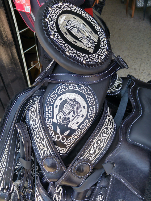 Silla charra bordada "cara de caballo" negra. - Tiendacharra.com - Bodega Tienda Charra