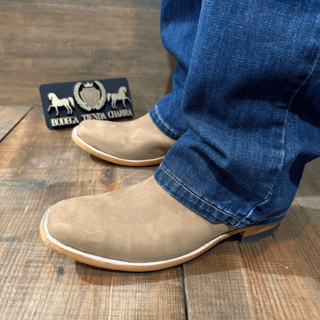 Duck last ankle boot, Nubuk Camel color