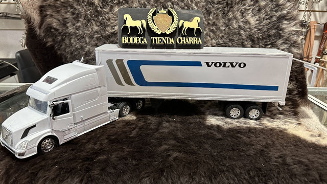 Trailer Volvo Vn-780  1:32